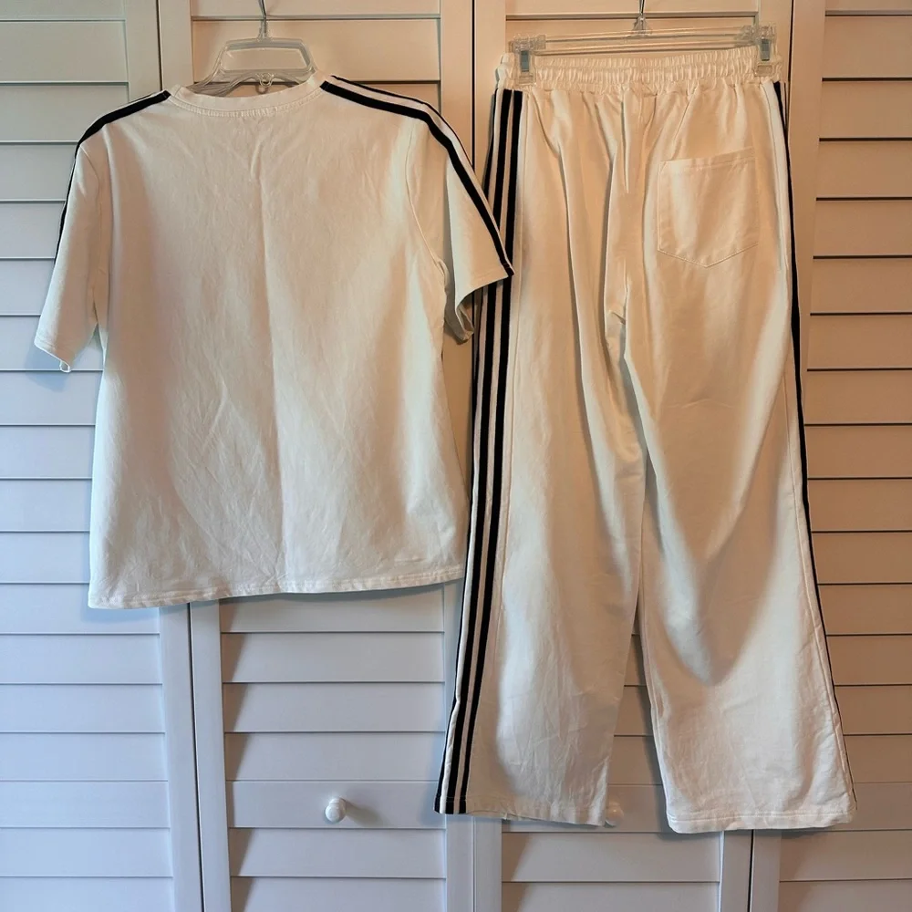 Adidas White Set with Black Accents - Picture 2 of 8